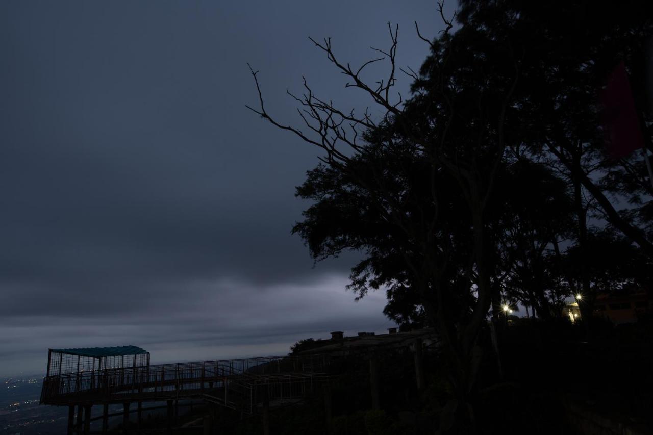 Kstdc Hotel Mayura Pine Top Nandi Hills ภายนอก รูปภาพ