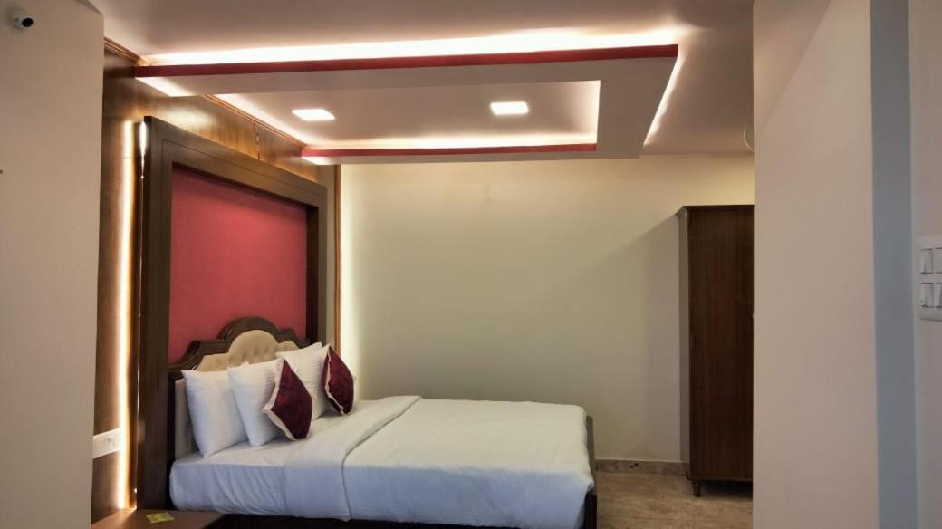 Kstdc Hotel Mayura Pine Top Nandi Hills ภายนอก รูปภาพ