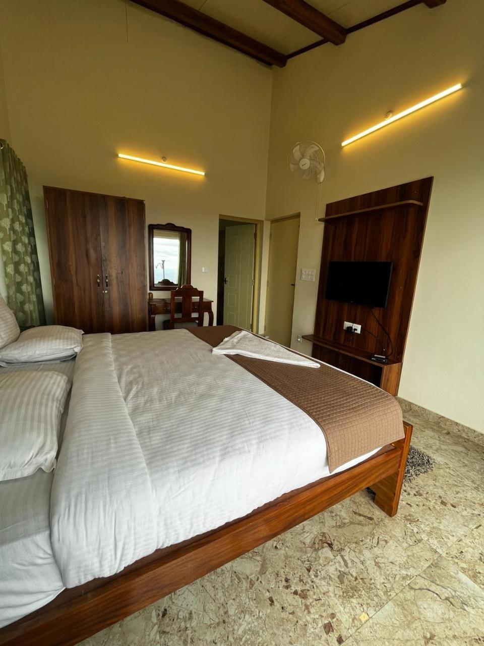 Kstdc Hotel Mayura Pine Top Nandi Hills ภายนอก รูปภาพ